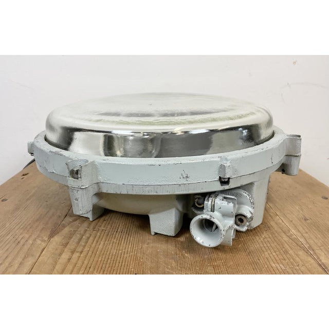 Industrial Cast Aluminium Wall or Ceiling Light from Elektrosvit, 1970s For Sale - Image 9 of 15