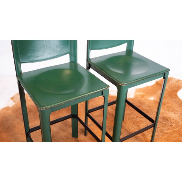 1980s Mid-Century Matteo Grassi Green Saddle Leather Sistina Counter Stools - A Pair For Sale In Boston - Image 6 of 16