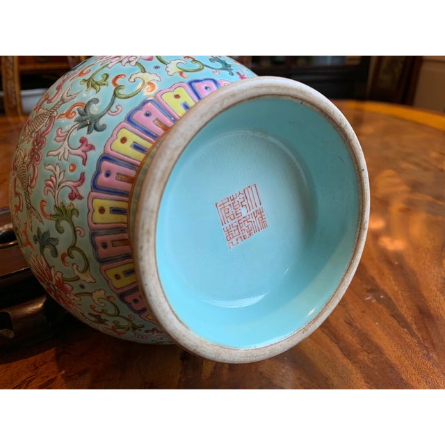 19th Century Chinese Qing Dynasty Famille Rose Fenba Porcelain Vase For Sale - Image 10 of 11