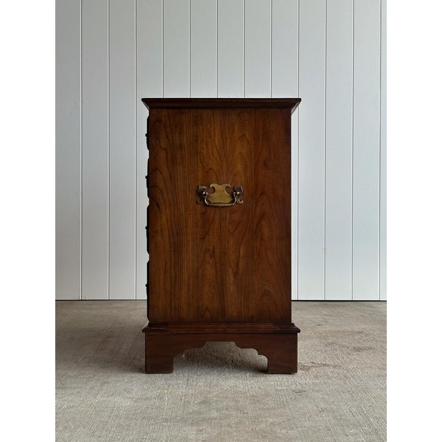 Pair of Pennsylvania House Georgian Cherry Bachelor Chests, C. Late 20th Century For Sale - Image 10 of 14