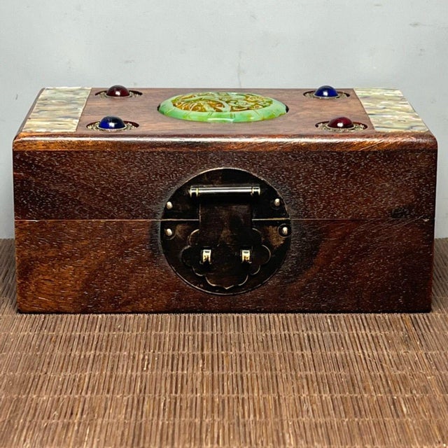 1970s Vintage Rosewood Jewelry Box With Abalone Shell & Jade Inlay | Chinoiserie Trinket Box For Sale - Image 5 of 9