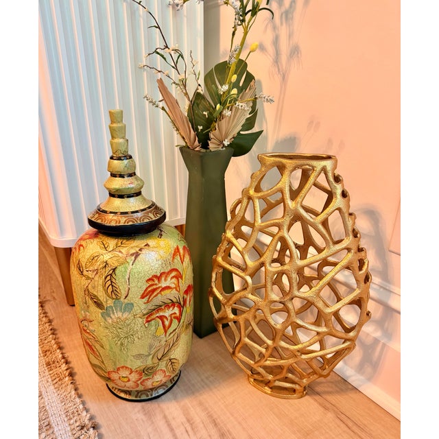 Large Hand-Painted Crackle Finish Lidded Decorative Ginger Jar With Pineapple Motif For Sale - Image 13 of 13