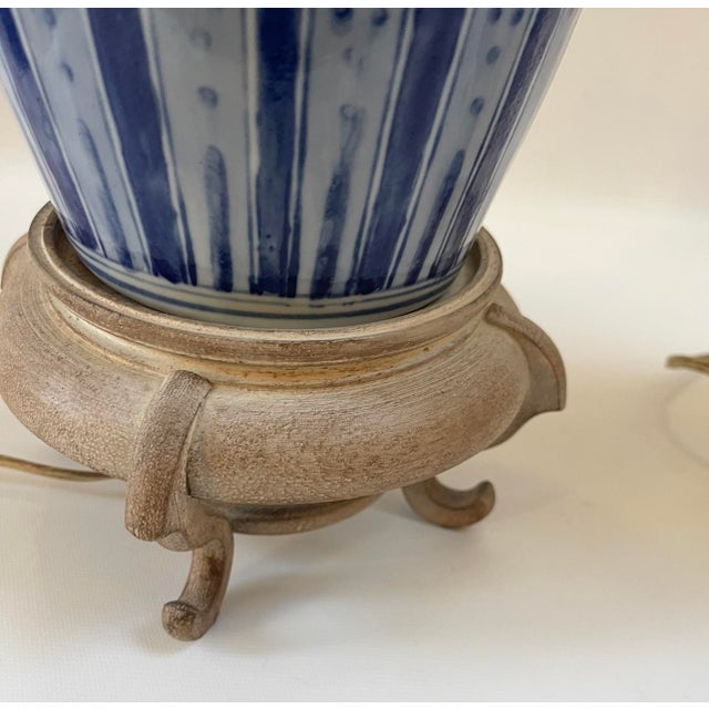 Porcelain Blue & White Traditional Chinoiserie Chinese Hand-Painted Table Lamps - A Pair For Sale In Boston - Image 6 of 9