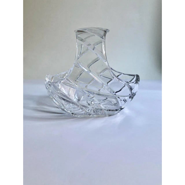 Late 20th Century Diamond Cut Clear Crystal Handled Basket For Sale - Image 13 of 13