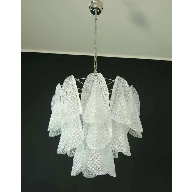 Italian vintage Murano chandelier made by 24 glass petals ''rondini'' (transparent crystal, smooth outside, with crystal...