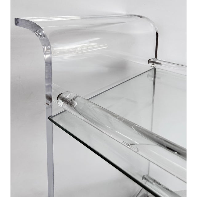 Late 20th Century Lucite 2-Tiered Rolling Bar/Serving Cart on Casters For Sale In Miami - Image 6 of 9