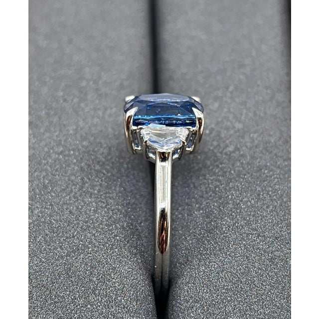 1.97 Ct Gia Certified Natural Sapphire & Diamond Ring Size 6.5 For Sale - Image 4 of 9
