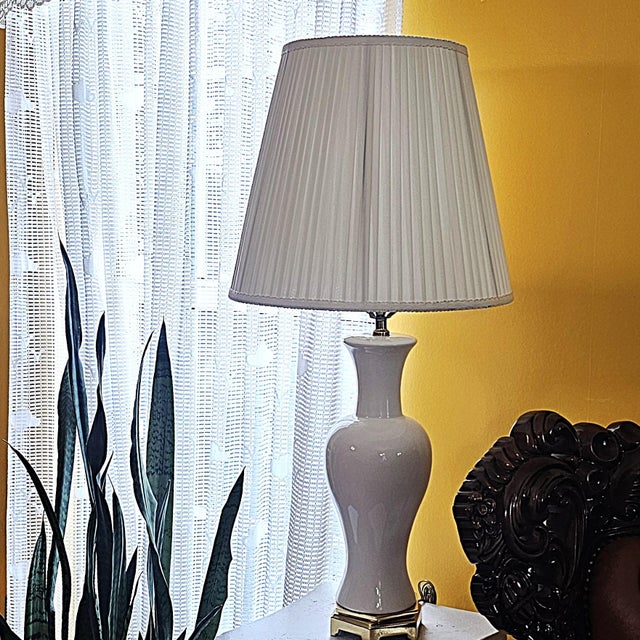 Vintage Paul Hanson White Porcelain Table Lamp on Brass Pagoda Base, Usa For Sale - Image 18 of 18