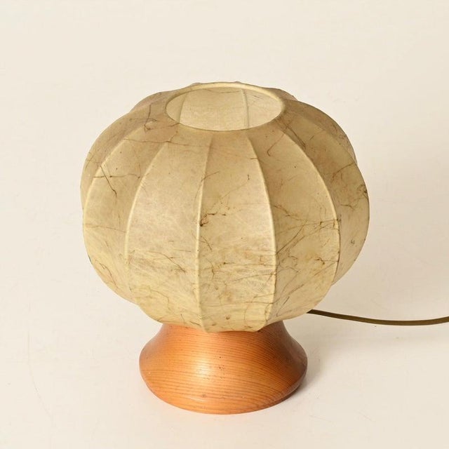 1960s Mid-Century Cocoon Table Lamp with Wood Base by Achille Castiglioni for Flos, Italy, 1960s For Sale - Image 5 of 15