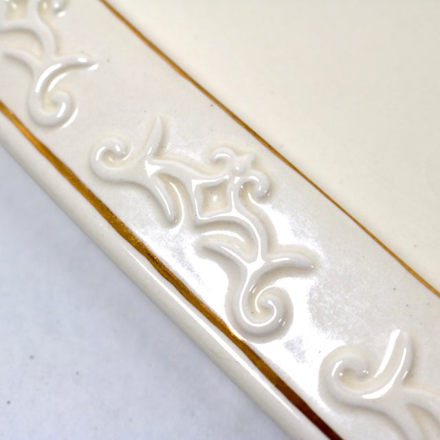 Vintage Abigails Gold-Trimmed Floral Porcelain Covered Cheese Wedge Dome & Tray For Sale - Image 12 of 15
