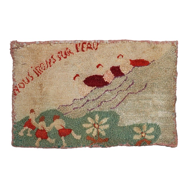 Mini American Hooked Rug no. j5106 For Sale