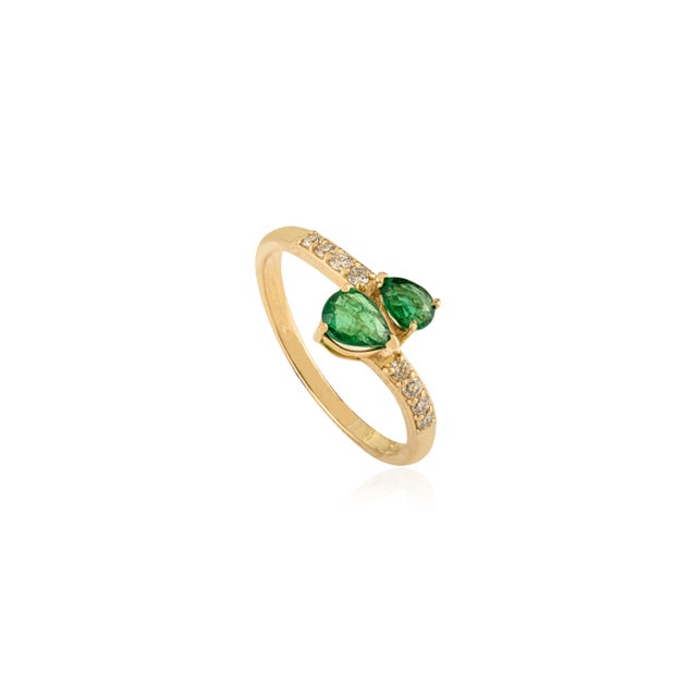 Modern Pear Cut Natural Emerald and Diamond Bypass Ring Size 6 in 14k Yellow Gold For Sale - Image 3 of 13