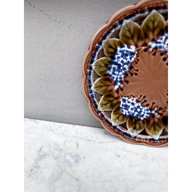 Rustic Majolica Reticulated Lilac Plate Villeroy & Boch, Circa 1890 For Sale - Image 3 of 5