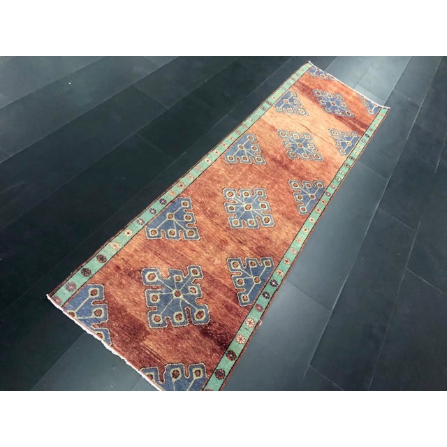 1960s Vintage Turkish Oushak Ethnic Wool Runner Rug For Sale - Image 5 of 11
