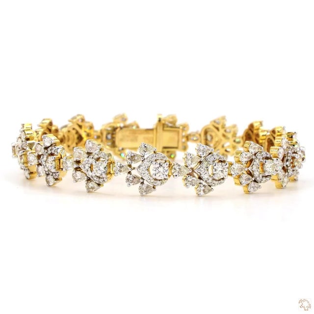 Modern 2.63 Carat Round Brilliant Cut Diamond Gold Bracelet For Sale - Image 3 of 9