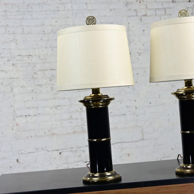 Late 20th Century Hollywood Regency Black & Brass Plated Column Table Lamps With Asian Finials a Pair For Sale - Image 6 of 12