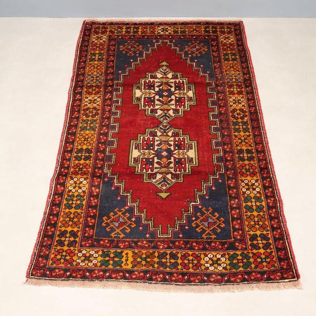 Wool Izmir Rug, Türkiye For Sale - Image 3 of 8