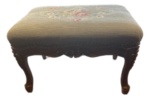 Early 20th Century Victorian Foot Stool With Needlepoint Top