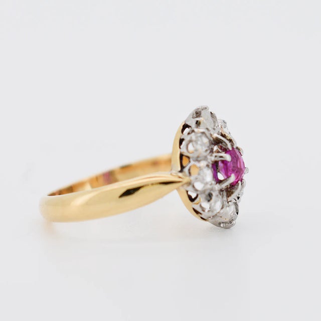 Early 20th Century Marguerite Ring Gold, Diamonds and Ruby Circa 1900, Size 4.5 For Sale - Image 5 of 5