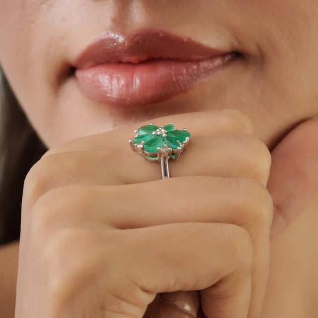 3.05 Ct Natural Zambian Emerald & Diamond Floral Ring, Size 7 For Sale - Image 4 of 15