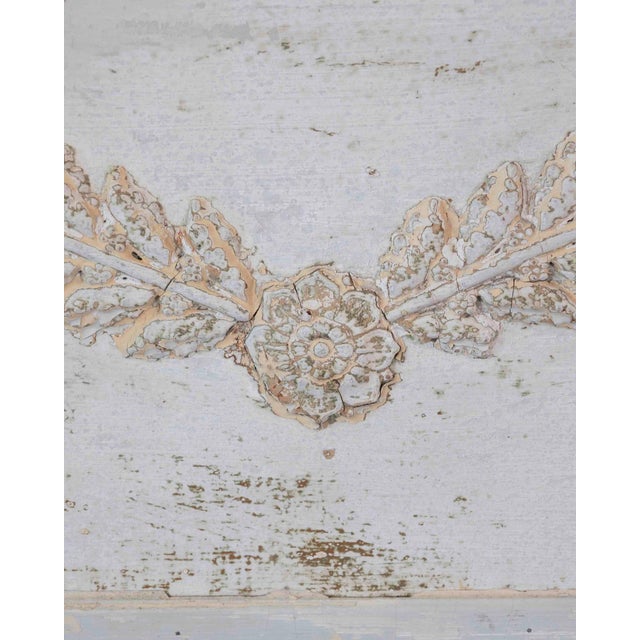 Antique French Neoclassical Painted Wooden Panel with Figural Relief For Sale In Atlanta - Image 6 of 7