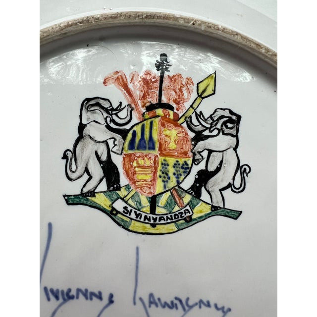 White Handpainted Bowl With the Seal of the United States "E Pluribus Unum" ("Out of Many, One") For Sale - Image 8 of 9