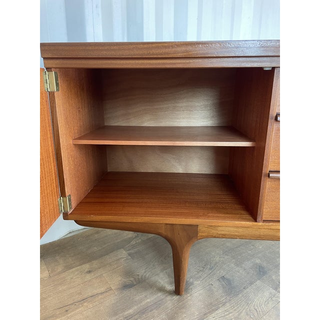Mid-Century Modern Teak Sideboard by Greaves & Thomas, 1960s For Sale - Image 9 of 18