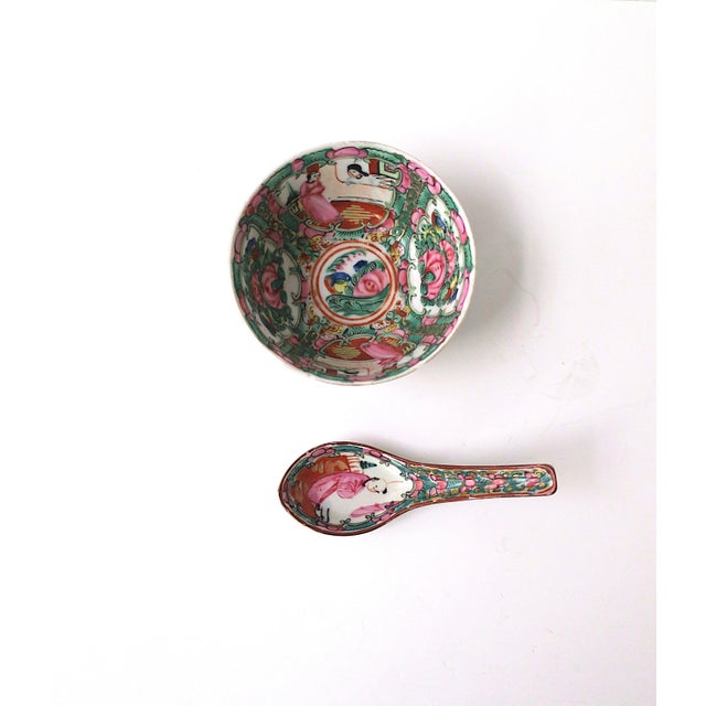*Two bowl/spoon available, each set sold separately. Beautiful vintage Famille Rose porcelain bowl with matching spoon...