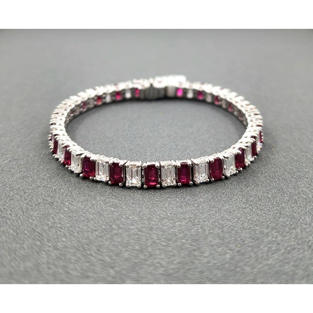 17.29 Ct Gia Certified Ruby & Emerald Cut Diamond Bracelet For Sale - Image 4 of 9