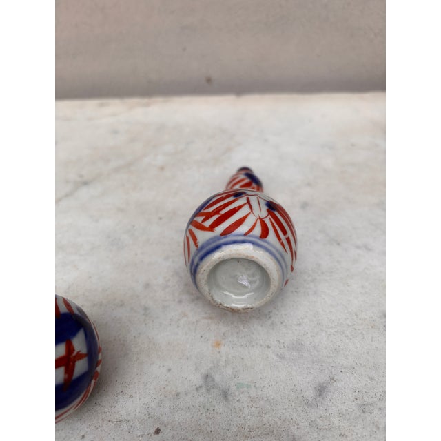 Imari Porcelain Pair of Small 19th Century Japanese Imari Vase For Sale - Image 4 of 4