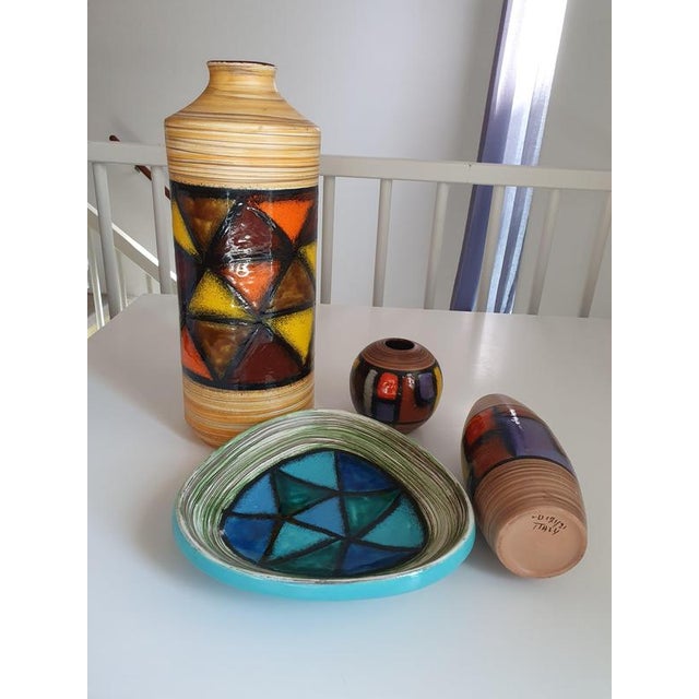 Mid-Century Black, Blue, Orange and Yellow Vetrata Vases and Bowls by Aldo Londi for Bitossi, Italy, Set of 16 For Sale - Image 15 of 18