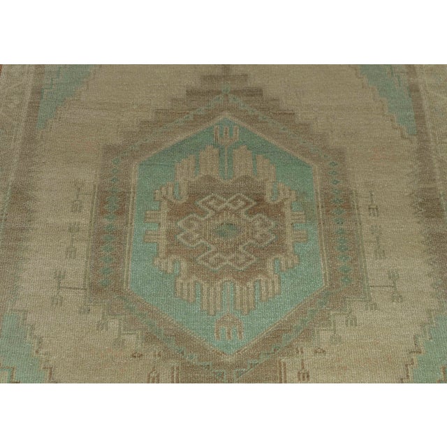 Turkish Turkish Vintage Rug 4'7" x 7'11" #20841 For Sale - Image 3 of 8