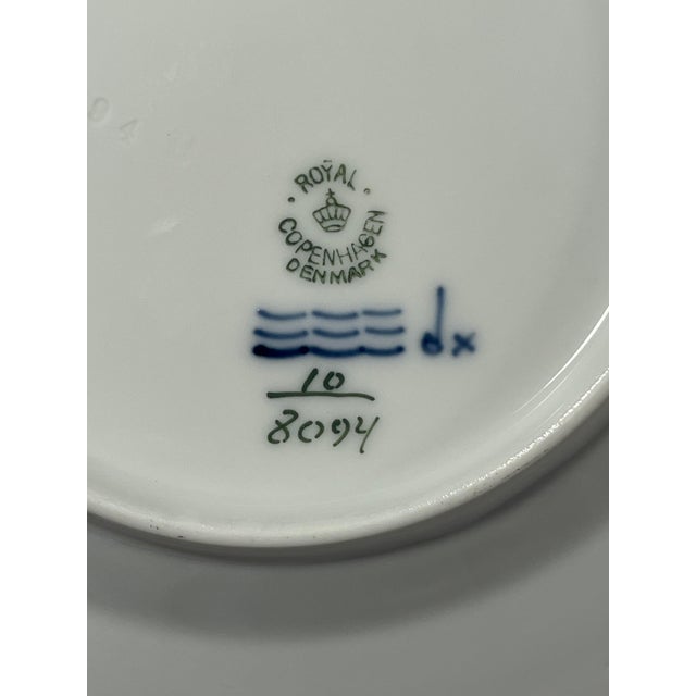 Royal Copenhagan 1970s Royal Copenhagen Blue Flowers Braided Hand Painted Dessert Plates 8094 / 1st Quality - Set of 4 For Sale - Image 4 of 6