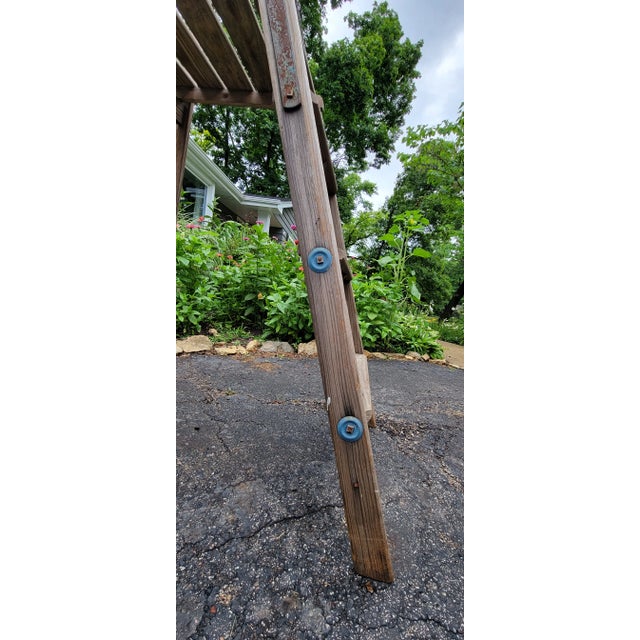 Early 20th Century Vintage Ladder With Platform, Goshen Manufacturing Co. For Sale In Chicago - Image 6 of 12