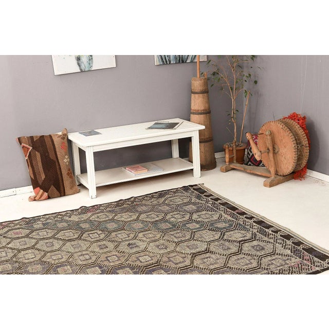 Mid 20th Century Vintage Embroidered Turkish Kilim Rug For Sale In Los Angeles - Image 6 of 7