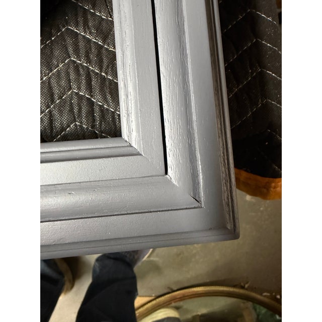 Pair of Midcentury Wall Mirrors With Grey Finish and Fun Cut Out Design For Sale In New York - Image 6 of 10