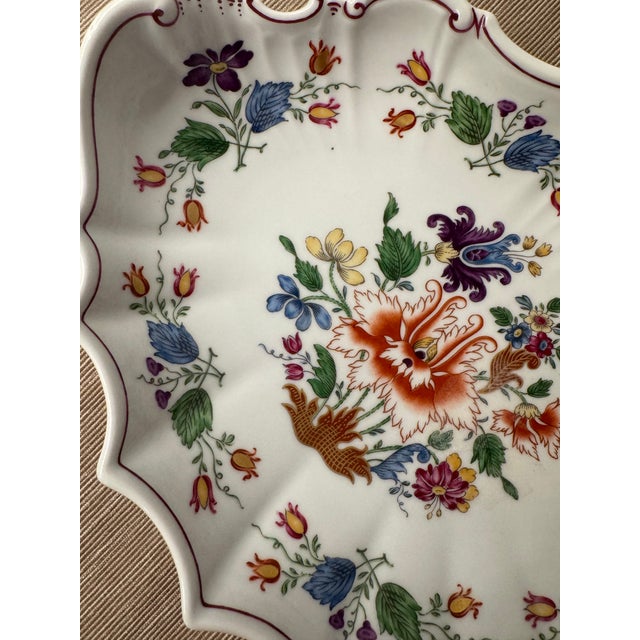 Richard Ginori 1980s Richard Ginori Doccia Scalloped Porcelain Bowl Met Museum Revival Floral Pattern For Sale - Image 4 of 8