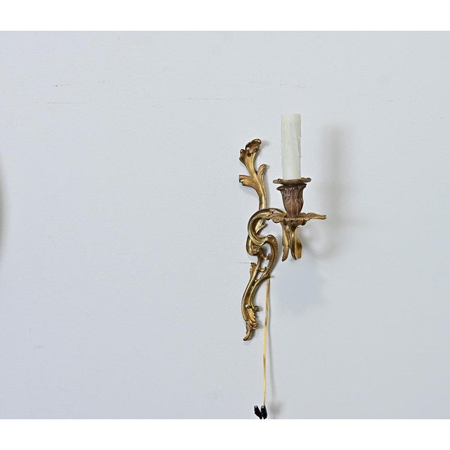 Metal Early 20th Century French Set of Four Louis XV Style Bronze Wall Sconces For Sale - Image 7 of 13