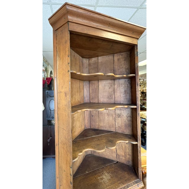 19th Century Rustic American Pine Corner Cupboard With Open Shaped Shelves Over Doors For Sale - Image 15 of 18