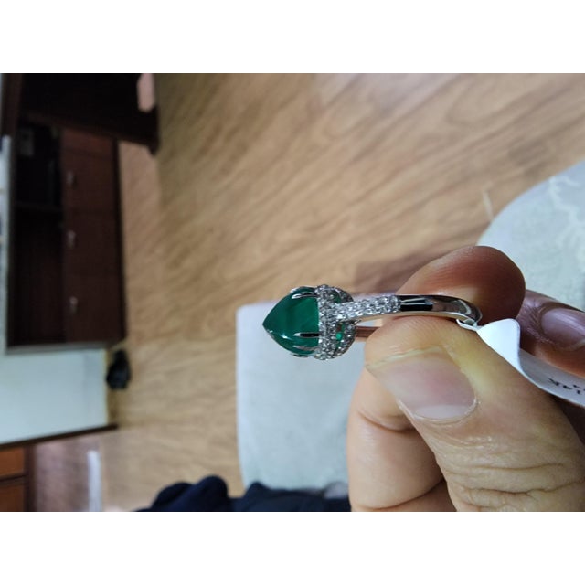 Early 21st Century Natural Zambian Emerald Sugarloaf Caboshan 4.88 Carats / Diamonds 0.75 Carats, Size 6 For Sale - Image 5 of 6