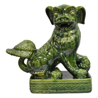 Vintage Chinoiserie Green Majolica Glazed Ceramic Foo Dog Statue For Sale