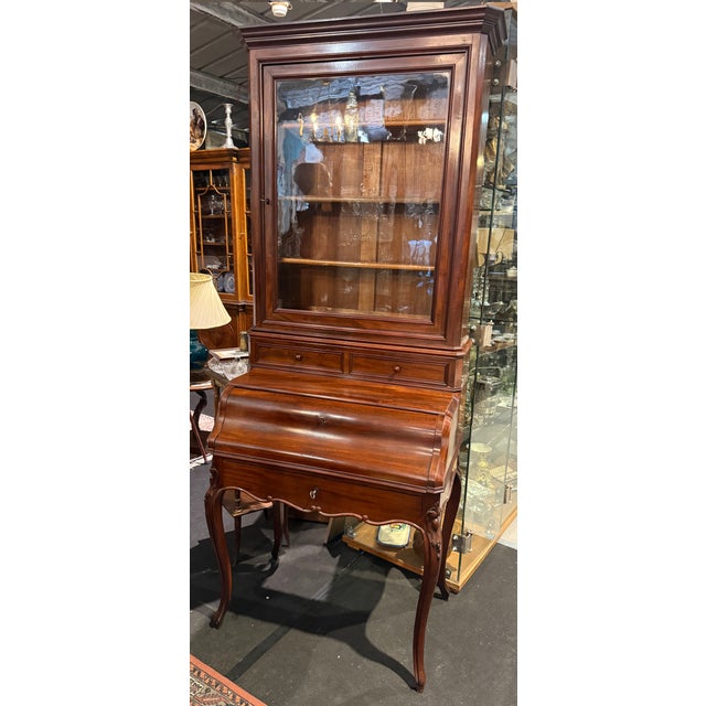Napoleon III Mahogany Brown Scriban , in Very Good conditions. Designed before 1890