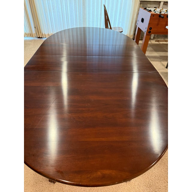 Queen Anne 1980s Pennsylvania House Solid Cherry Oval Dining Table For Sale - Image 4 of 7
