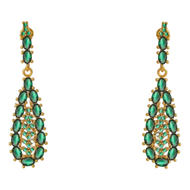 Queen’s Grace Emerald Drop Earrings, A Pair For Sale