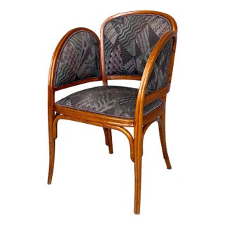 Italian Art Nouveau Style Chair in Wood and Gray Patterned Fabric, 1930s For Sale