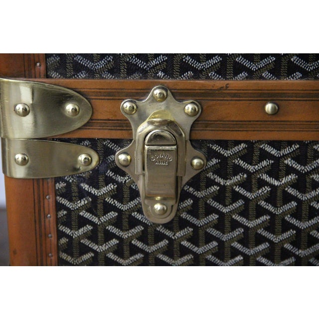 Vintage Herringbone Canvas Trunk from Goyard, 1920s For Sale - Image 3 of 18