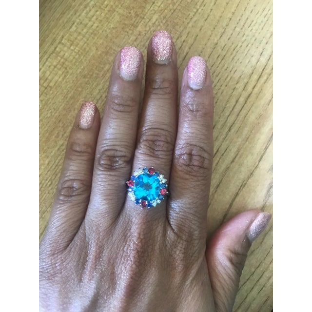 2020s 5.39 Carat Cushion Cut Blue Topaz Sapphire Diamond 14K White Gold Cocktail Ring Size 7 For Sale - Image 5 of 6