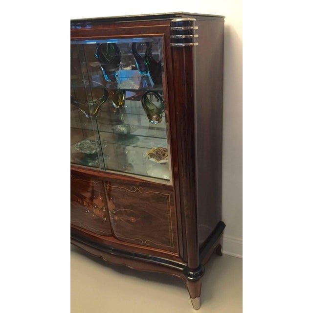 French Art Deco Vitrine Bar or Display Cabinet in the Style of Jules Leleu For Sale In New York - Image 6 of 11