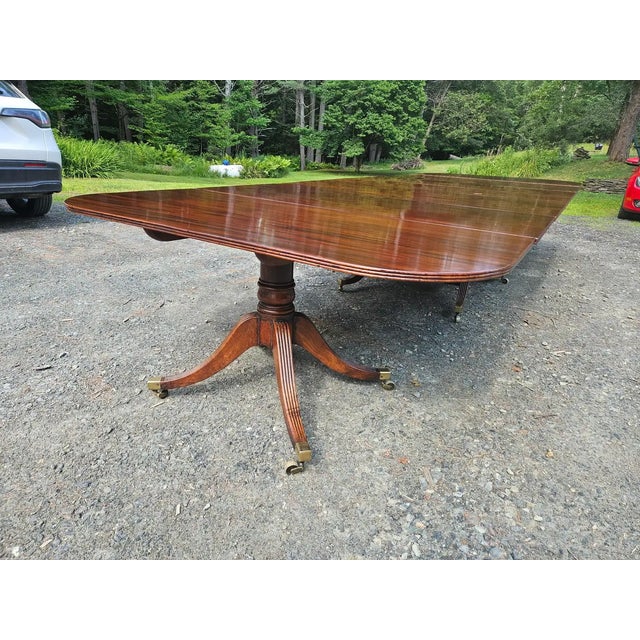 Traditional 19th Century Regency Mahogany Three Pedestal Cumberland Action Dining Table For Sale - Image 3 of 10