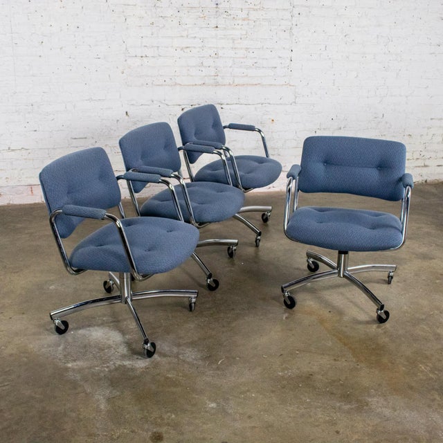 Late 20th Century Modern Set of 4 Steelcase Swivel Dining or Game Chairs 4 Prong Chrome Bases W/Casters For Sale - Image 10 of 18